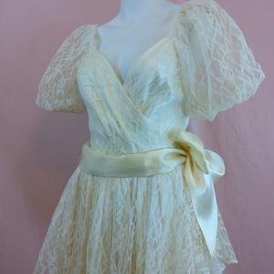 Vtg Cream Chantilly Lace Formal Puff Sleeves Satin Bow